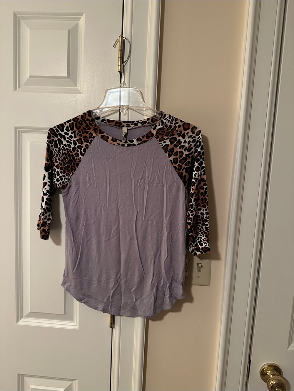 Pomelo Lavender Raglan Top with Leopard Print Sleeves